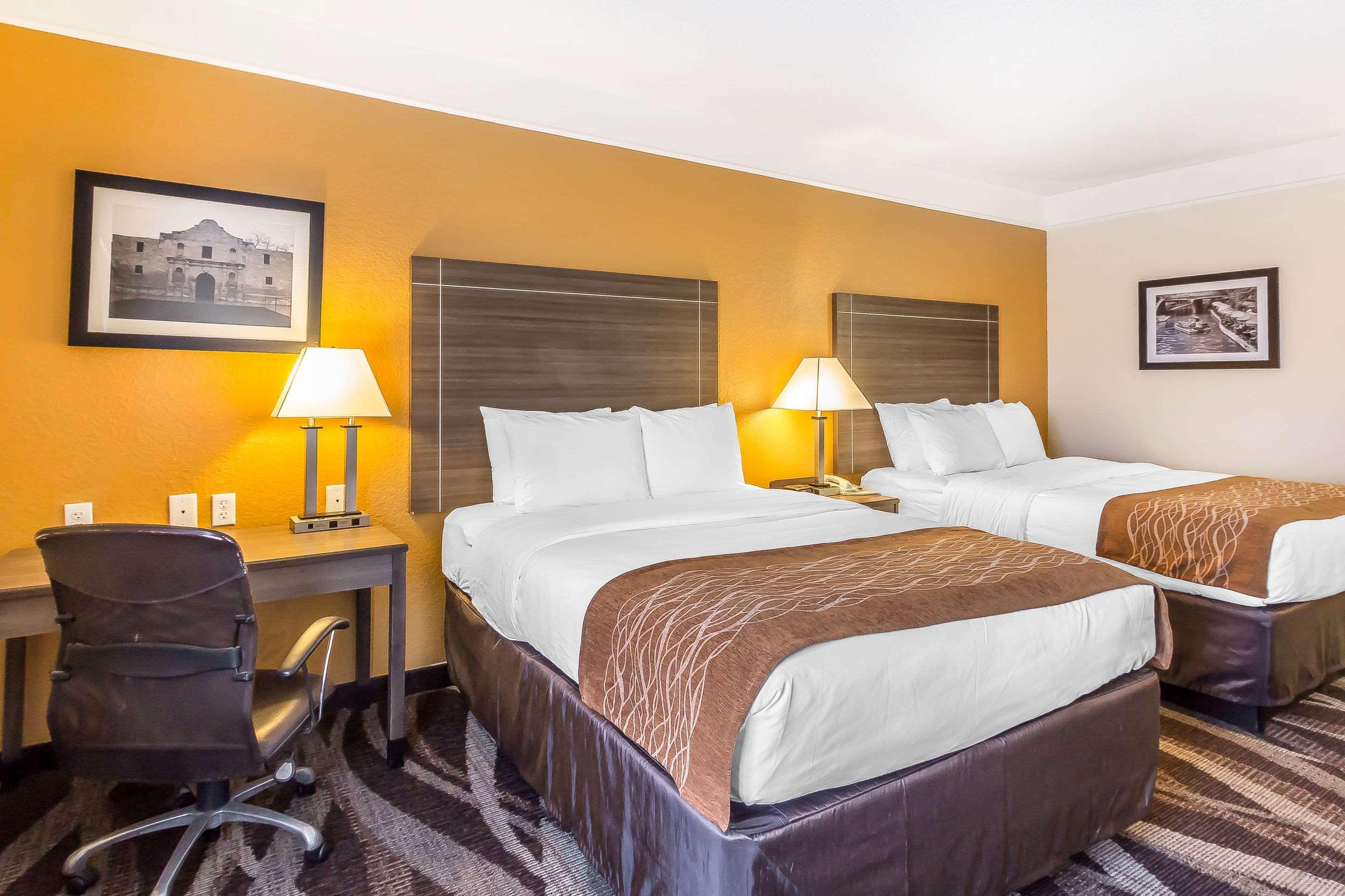 סן אנטוניו Comfort Inn Near Frost Bank Center מראה חיצוני תמונה