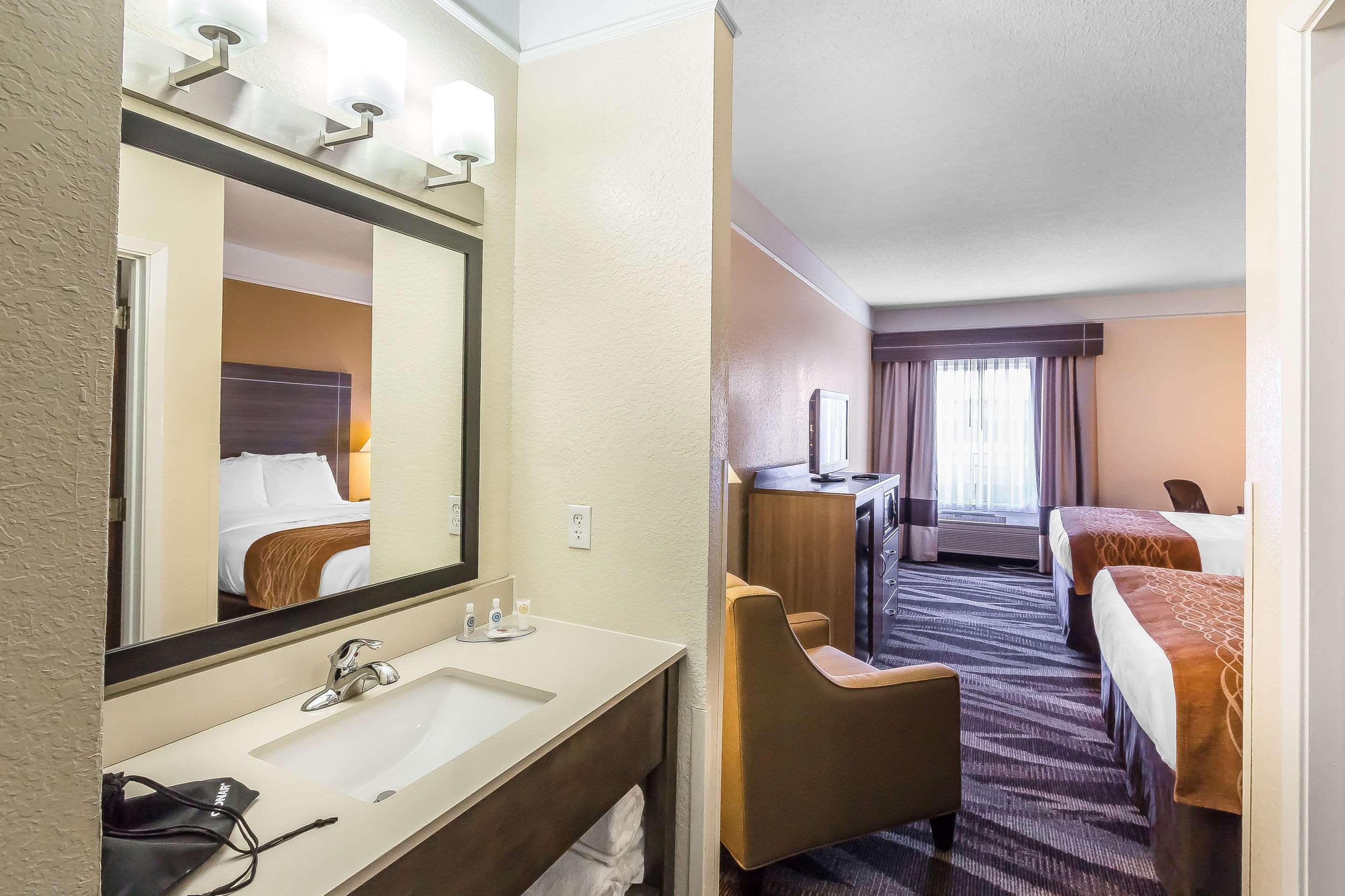 סן אנטוניו Comfort Inn Near Frost Bank Center מראה חיצוני תמונה