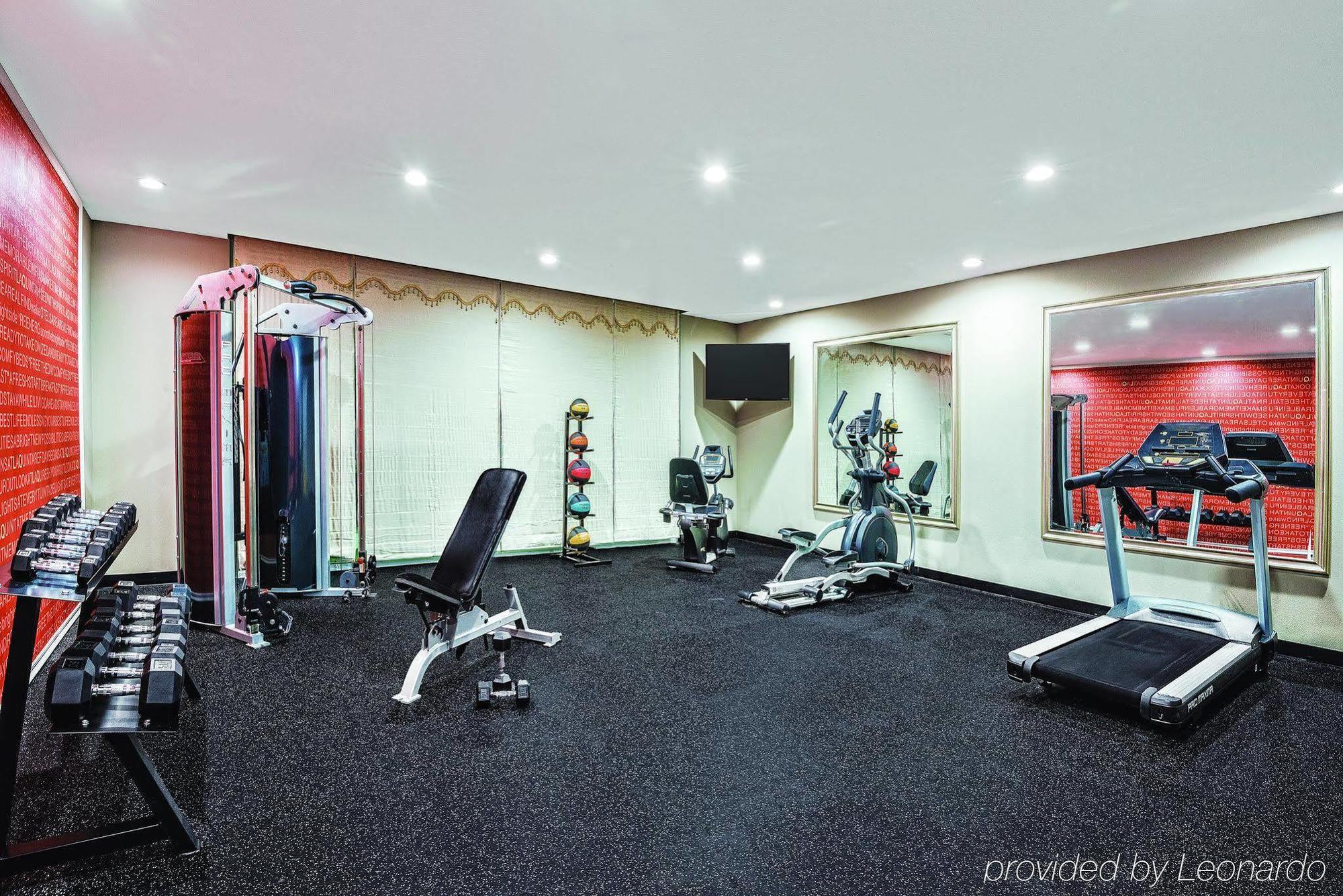 סן אנטוניו Comfort Inn Near Frost Bank Center מראה חיצוני תמונה